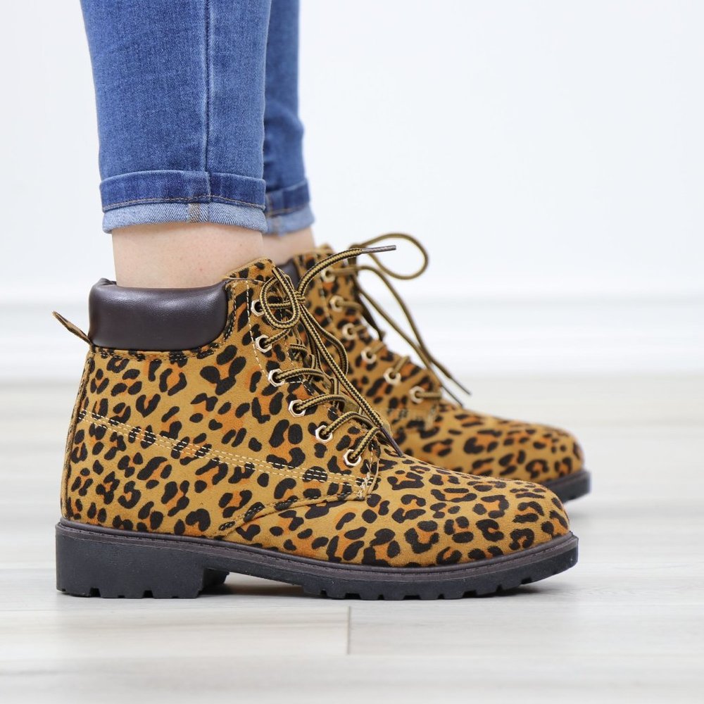 Women's Leopard Combat Lace-up Ankle Boots Low Heel Casual Short Booties - Picture 4 of 12